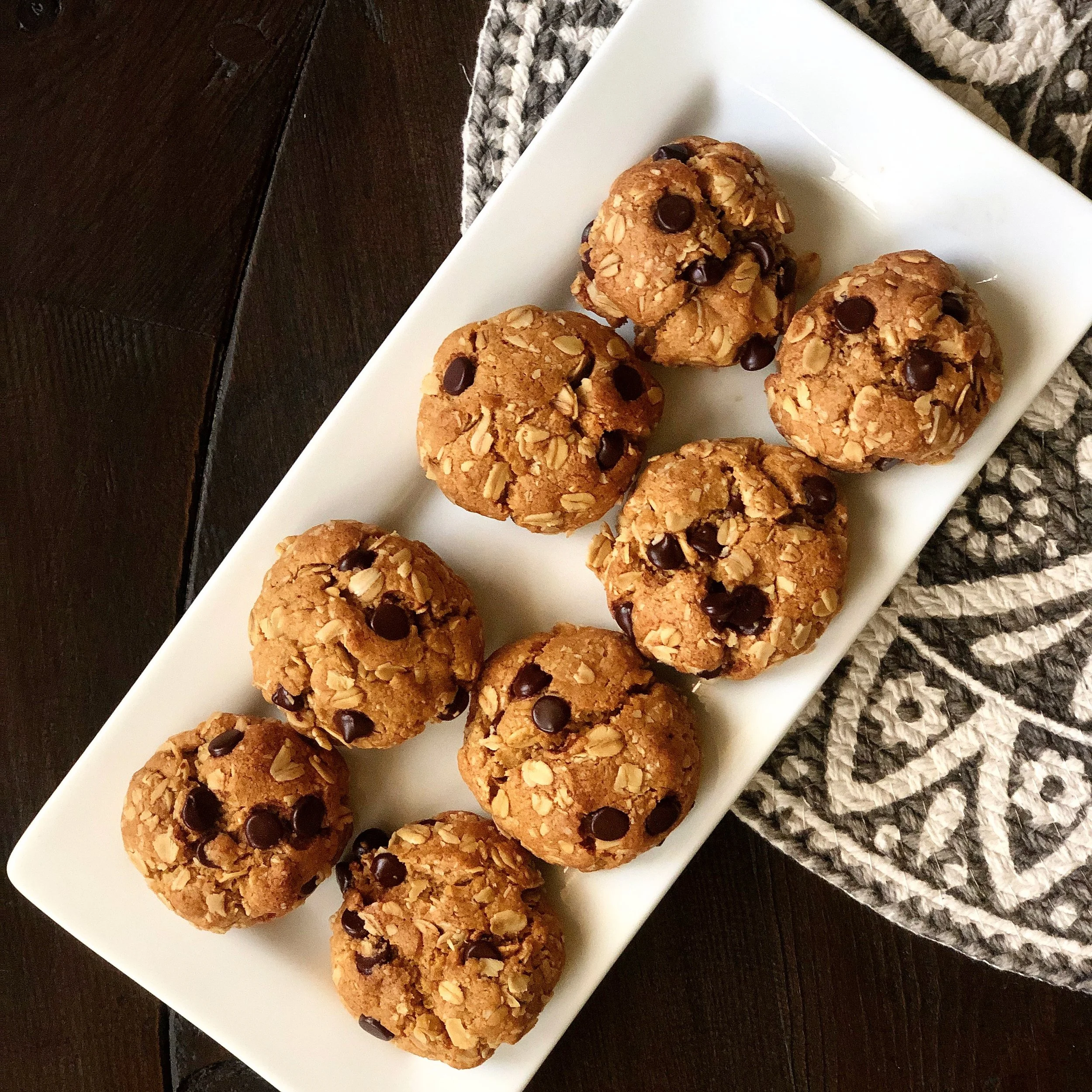 High Protein, Low Sugar Oatmeal Chocolate Chip Cookies