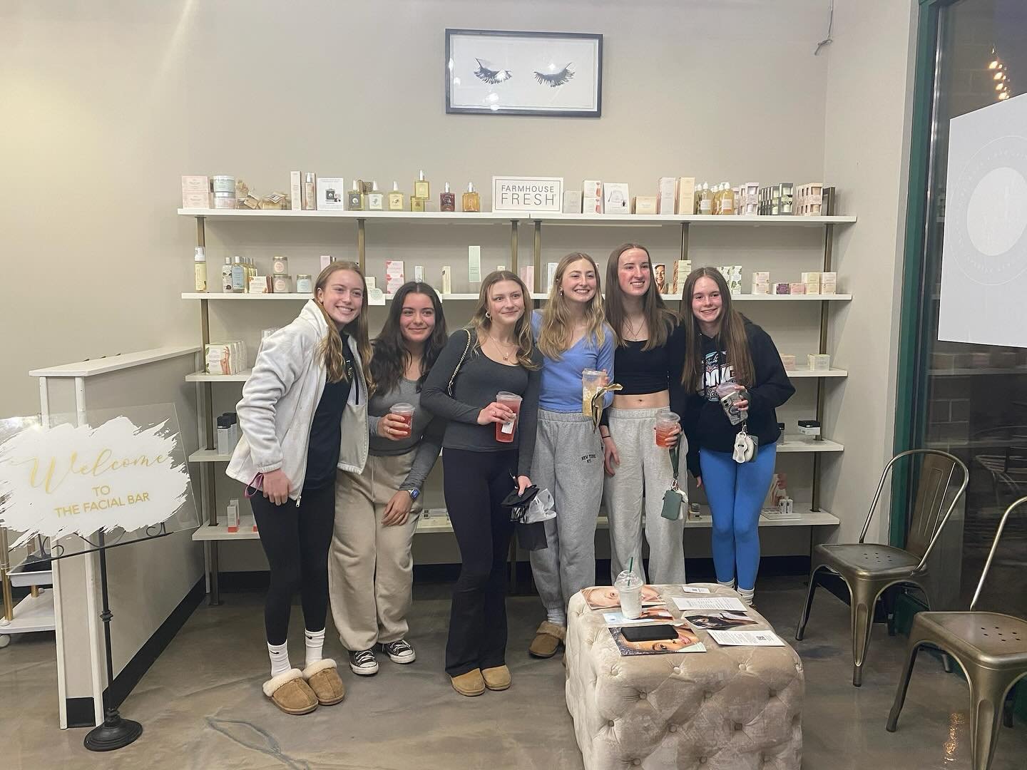 Facials with friends &gt; everything else.

This is your sign to book a facial night with your friend, husband or your mom🤍

#groupfacials #spa #salon #skincare #crystallake #thefacialbar
