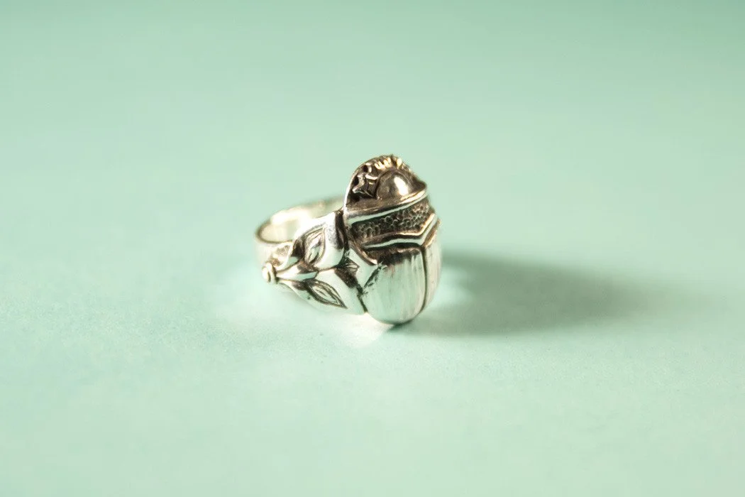 Avvola_Scarab_Ring01.jpg