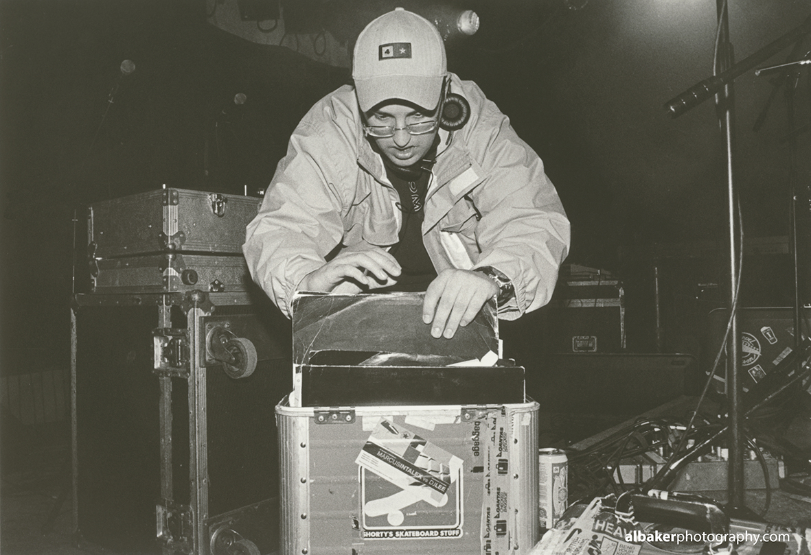 1c01-marcus-intalex-@-d.percussion-01.10.00.jpg