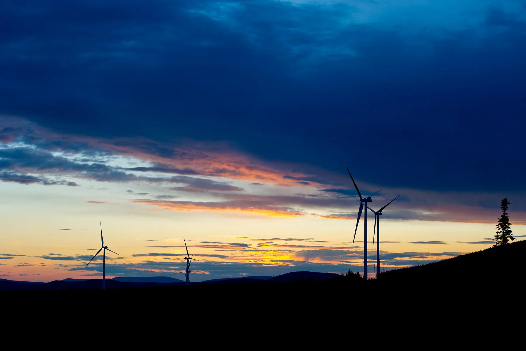  June 21, 2012 - Tumbler Ridge, BC - Capital Power's Quality Wind Project near Tumbler Ridge, BC. Photo by Jimmy Jeong 