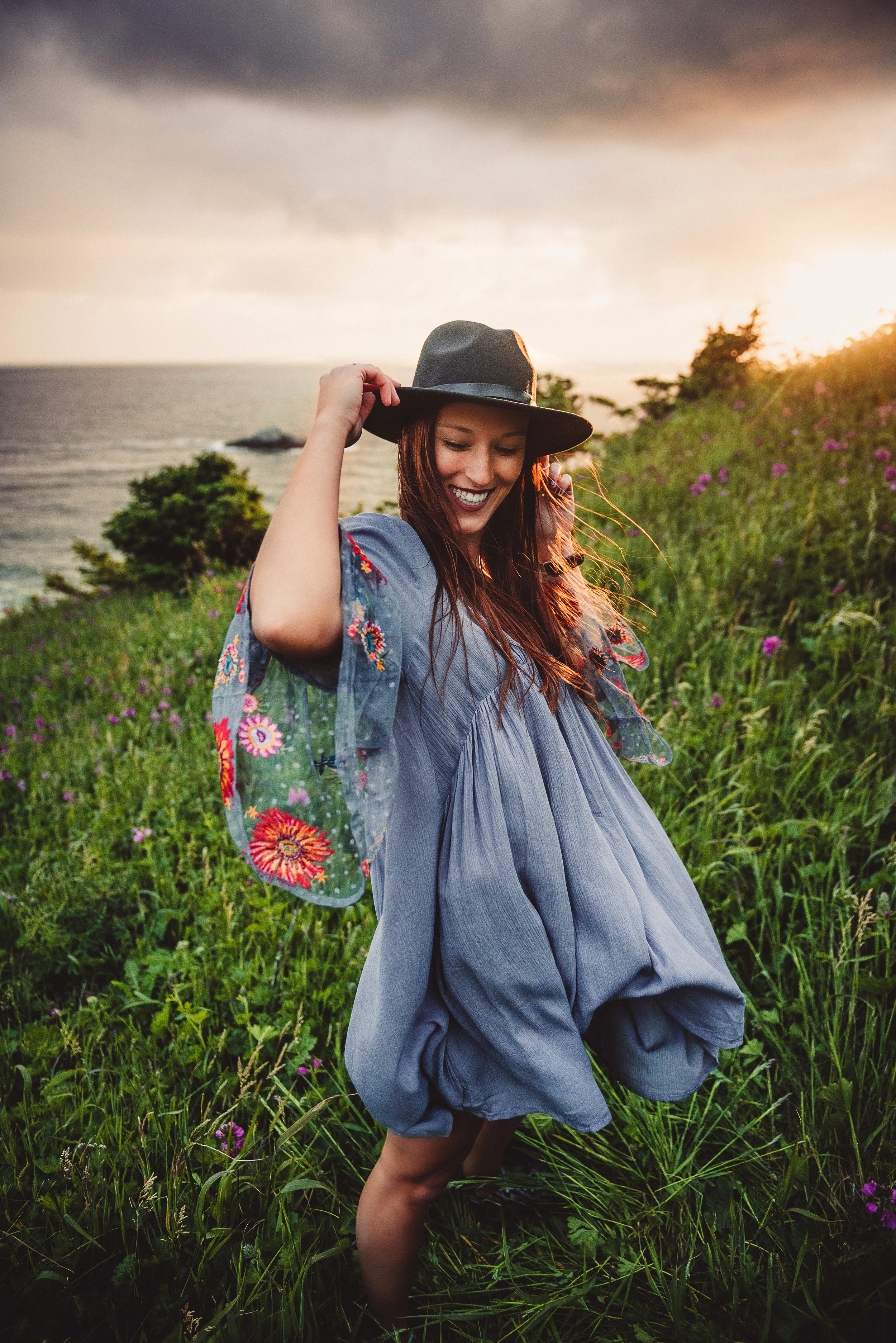 sunset adventure portrait &amp; content session // kristen binger // god's thumb, lincoln city, or // oregon coast photographer