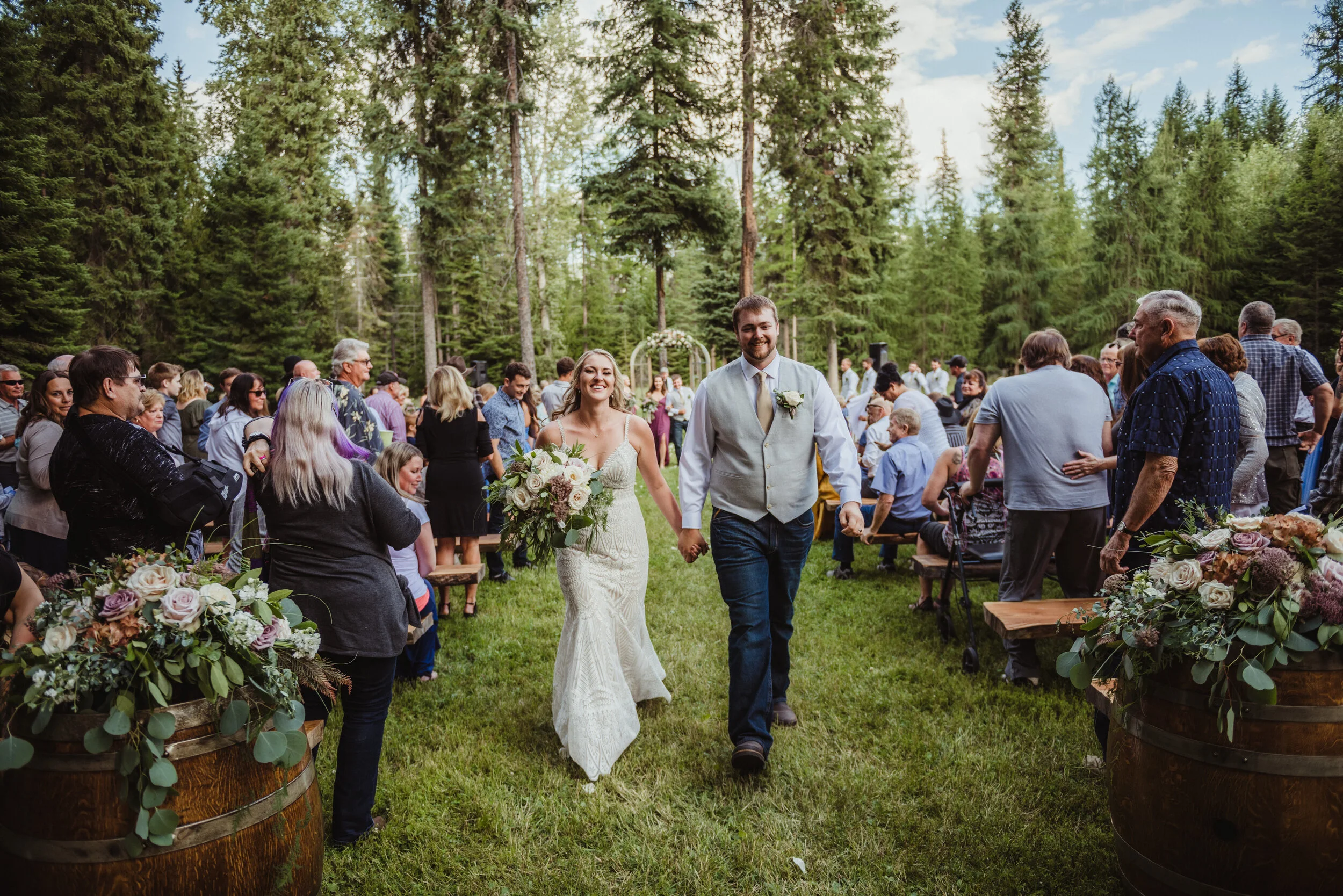 kendra &amp; john // rustic cabin summer wedding // ione, wa