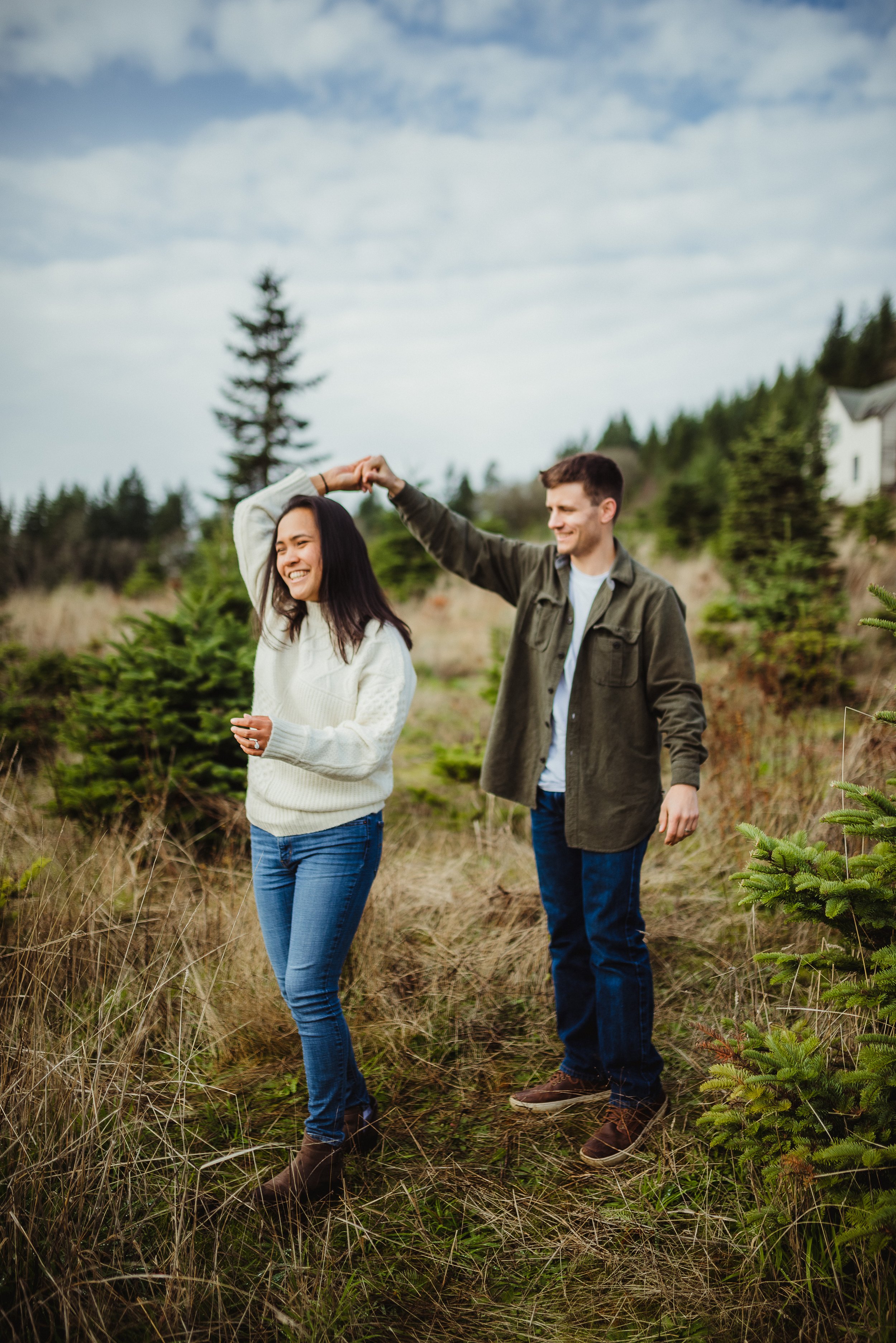 KATHY &amp; ERIK // CHRISTMAS TREE FARM SESSION // PORTLAND, OR