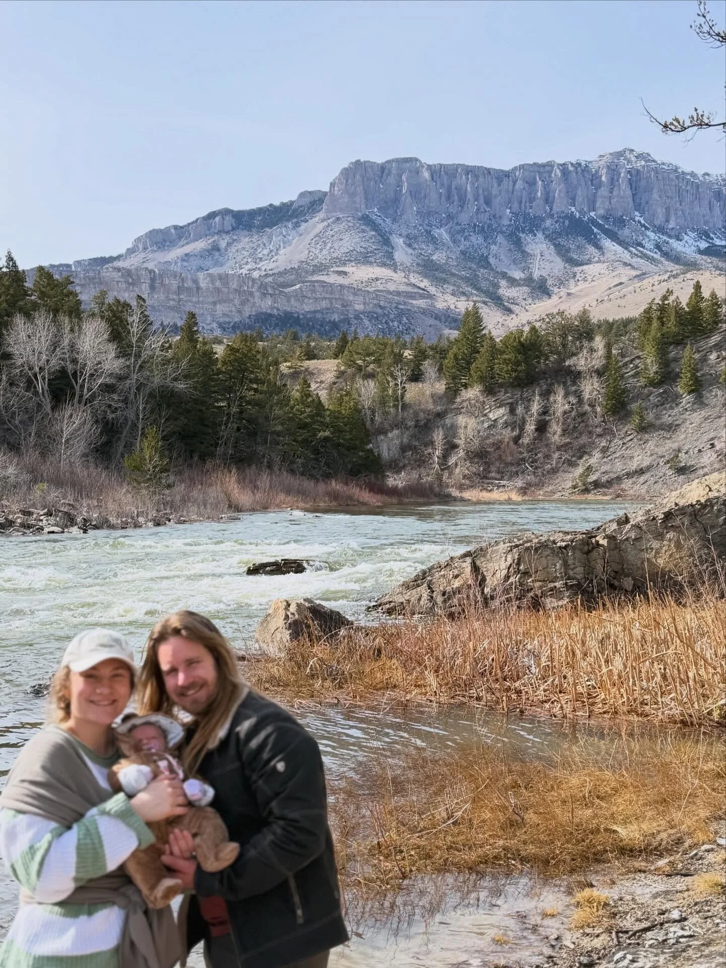 Isla&rsquo;s first Easter weekend at the cabin!! 🪺🏔️💐🐰💛