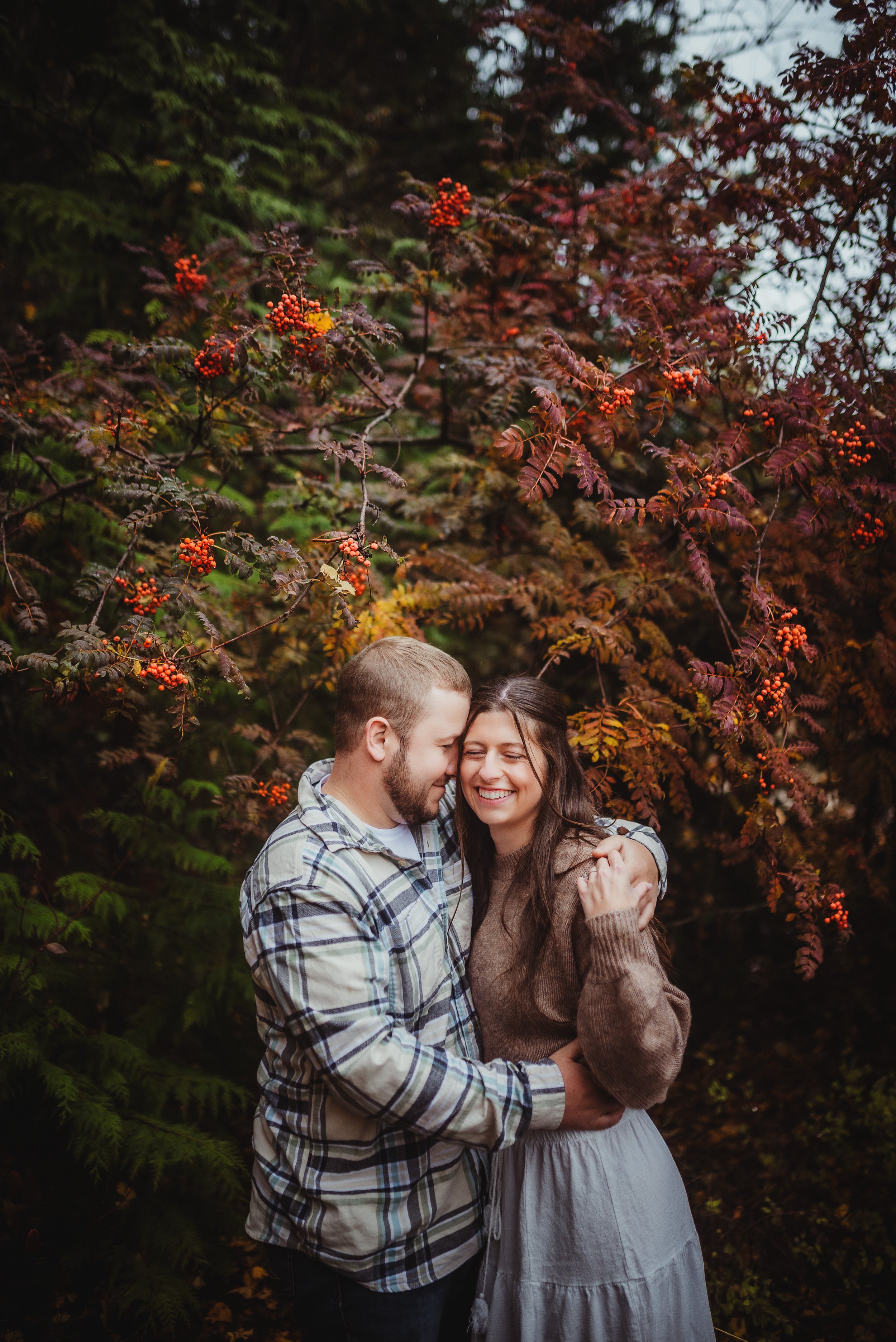 RAINY AUTUMN ENGAGEMENT SESSION // WHITNEY &amp; JOE // METALINE FALLS WA