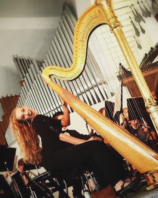 Harpists just wanna have fun 🙌🏼🎶 #tbt to undergrad orchestra days!
