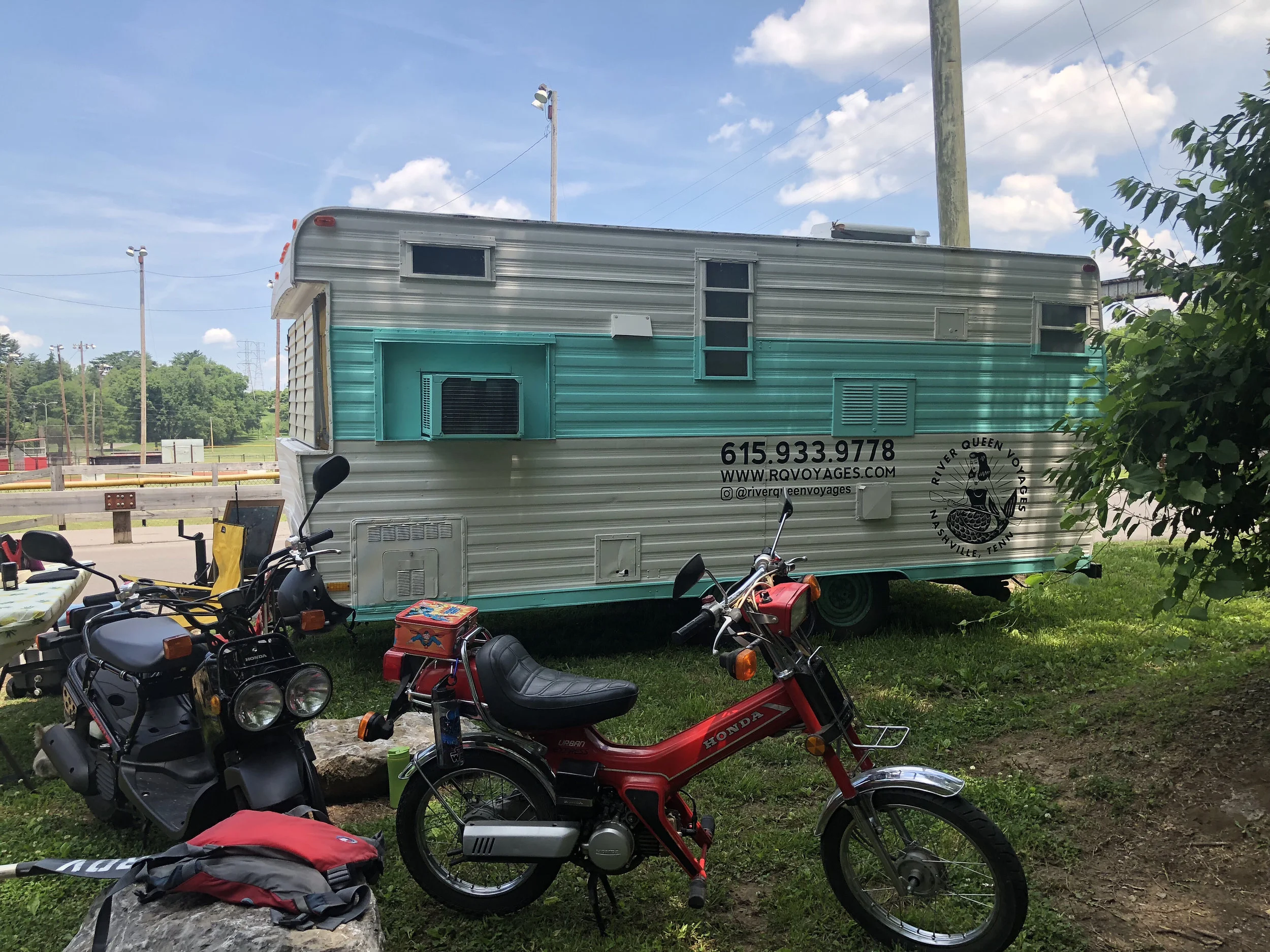 River Queen Voyages Kayaking East Nashville Location