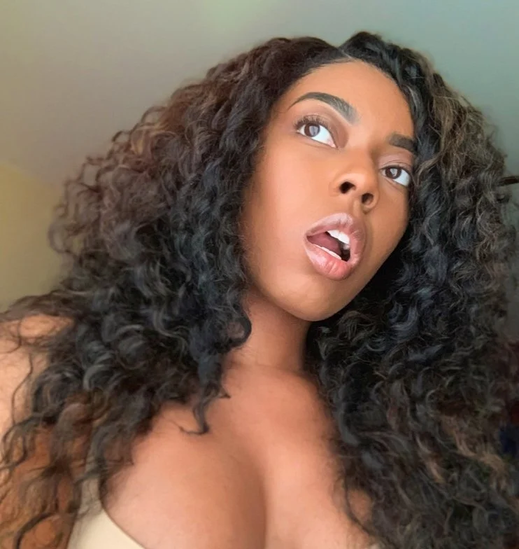 Why you so obsessed with me?? [Hoes,] I wanna know...