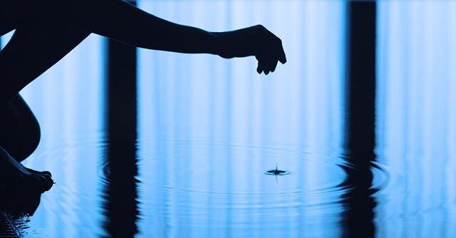 3:3 Video still from @themarkerhotel.
Serene.
🎥 @ian_d_murphy_dop.
Art direction: @andrewbradley_photography.
Model: V
.
.
.
.
#wellness #hiddenhaven #escapestress #citycentrespa #soothing #luxuryspa #totalescape #relaxing #awardwinningspa #wellbein