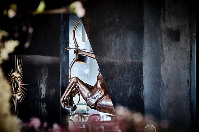 Details from @seafieldhotel by @andrewbradley_photography.
.
.
.
.
#bronzesculpture #restaurantdetails #restaurantinteriors #blackinteriors #restaurantdesign #hotelphotographyireland #interiorsphotoshoot #35mm