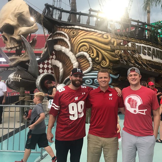 Badger game with da boys...always a good time 👍👍
&bull;
&bull;
&bull;
#badgers #onwisconsin #thatpolitho #dadbodsforthewin #thelinewas10.5 #😂