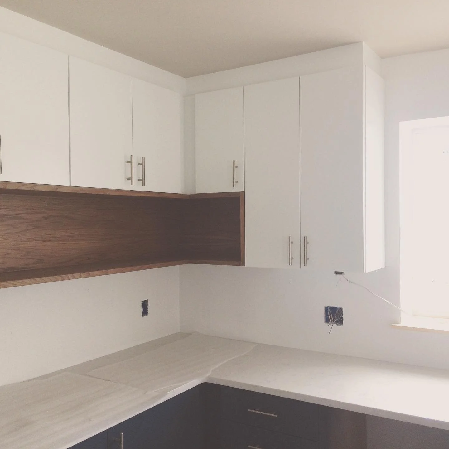 Some progress shots of a recent kitchen build with @sixteenoncenter.  Excited to see it buttoned up.
#customkitchen #customkitchencabinets #handmade #millwork #milesiwoodcoatings