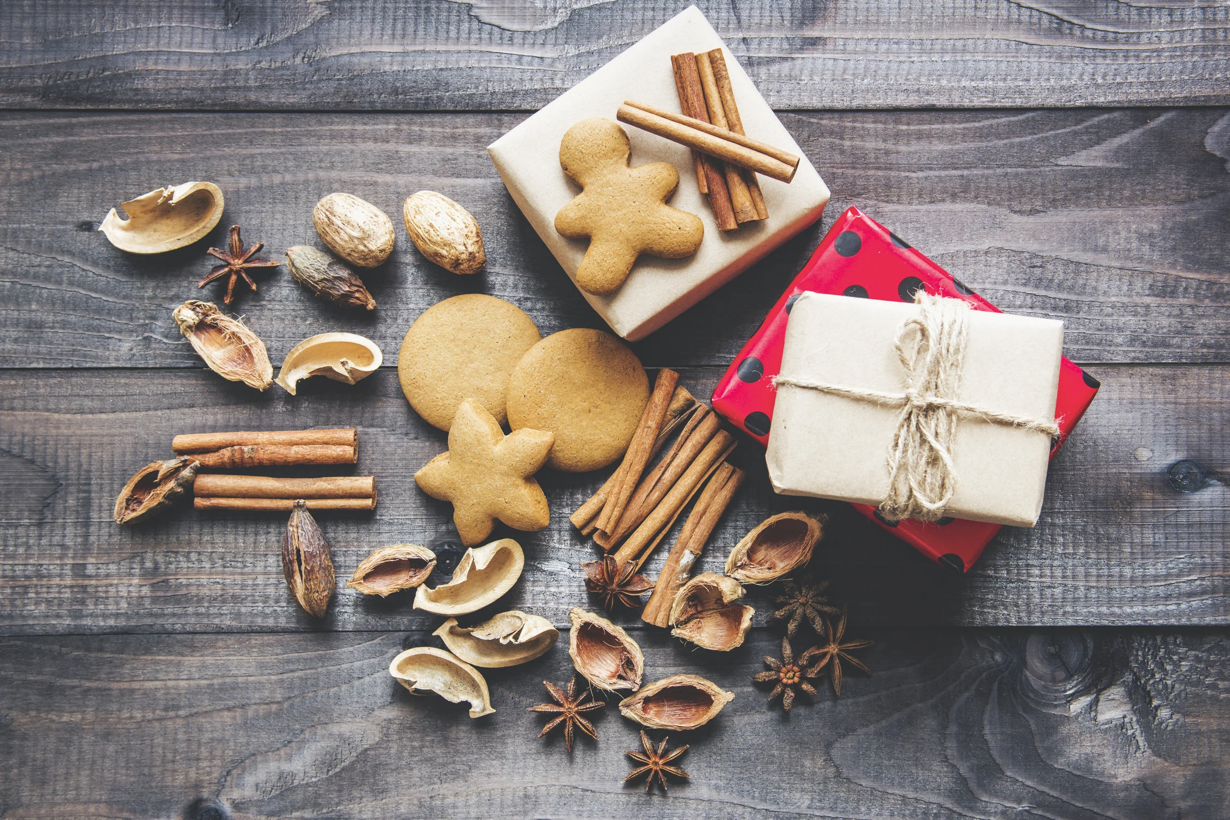 9 Simple Tips for Managing Holiday Stress and Overwhelm