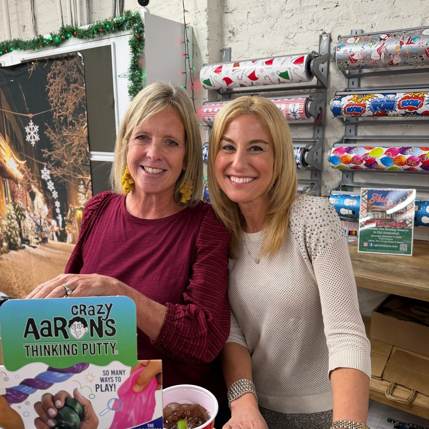 What a night! First Light 2025 brought out the best of Old Greenwich &mdash; friends, festive spirits, smiling kids, and the unforgettable antique fire truck rides from the Cos Cob Volunteer Fire Company. 🚒✨
Thank you all! Merry Christmas 🎄❤️