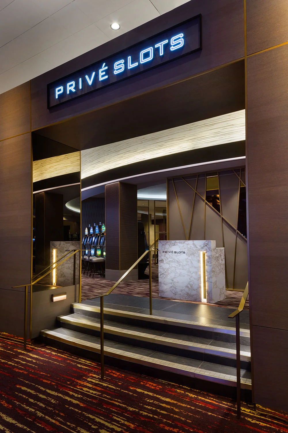 prive-slot-entry.jpg