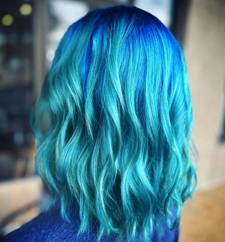 Are you ready to unleash your vibrant side? 😎

@beautybymelodyg here at Lady&amp;Saint can make your 🧜&zwj;♀️ dreams come true. 

Embrace Self-Expression: 
Vivid hair allows you to express your unique personality and creativity like never before. 
