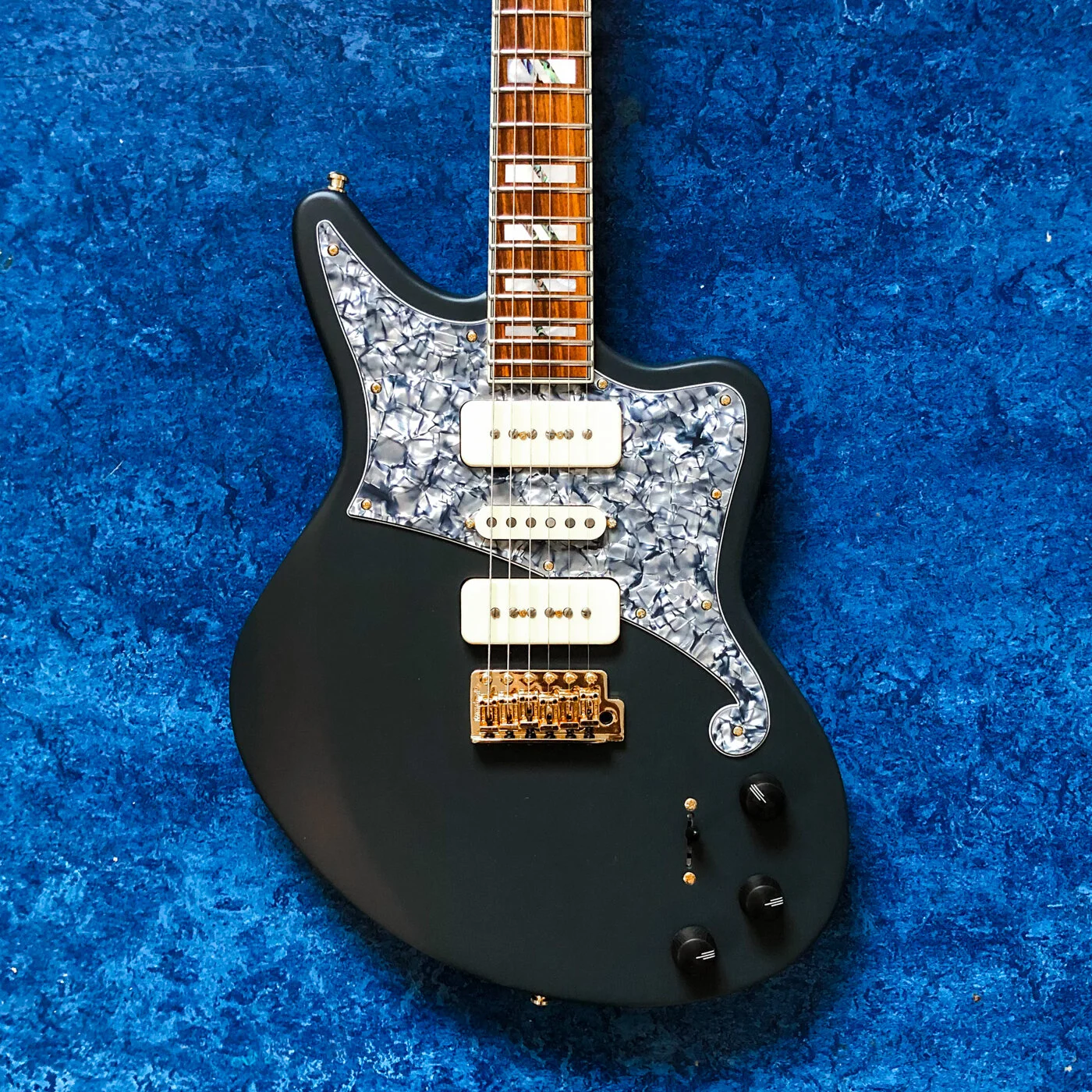 Episode 142 - D'Angelico Deluxe Bob Weir Bedford
