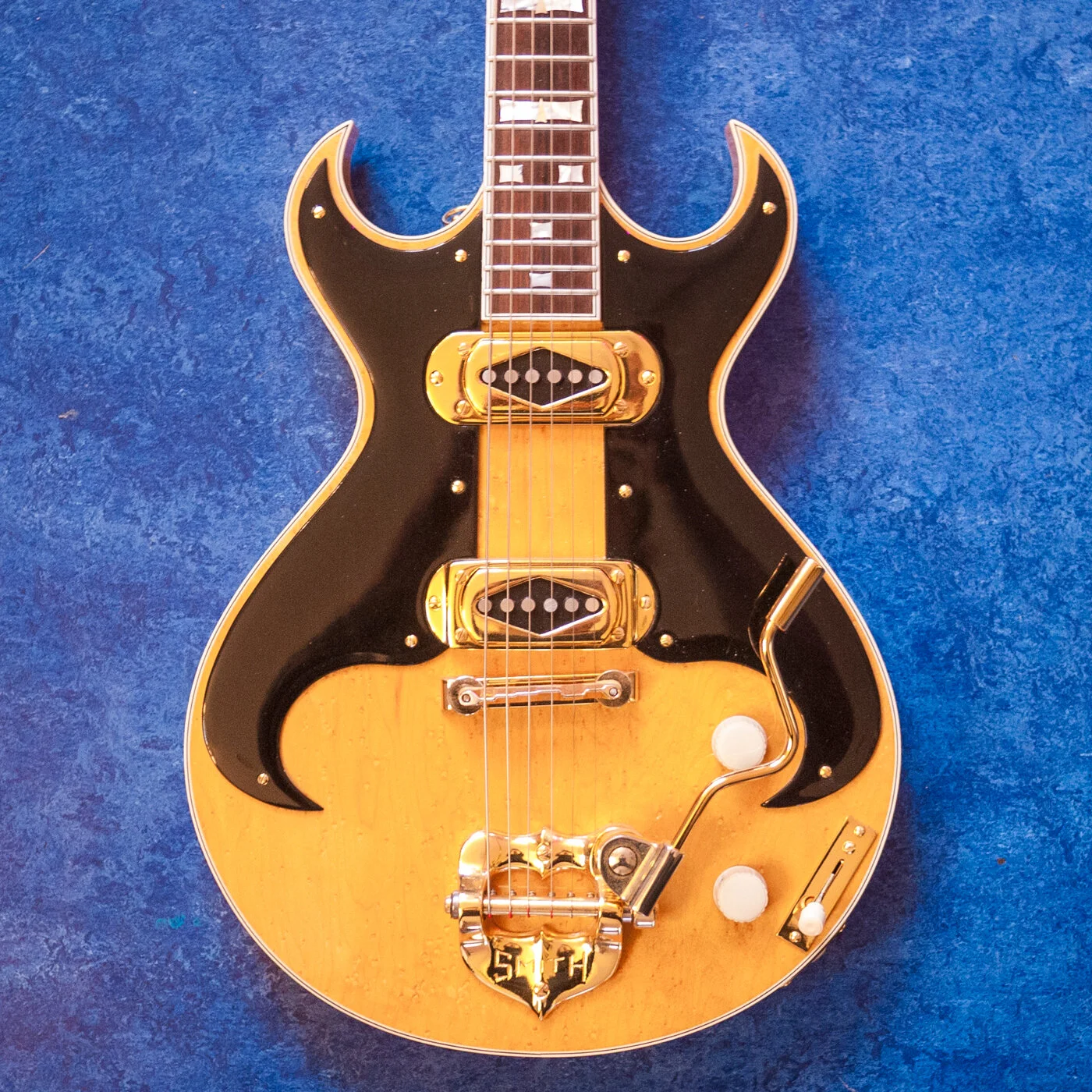 Episode 143 - TK Smith Guitars w/TK Smith