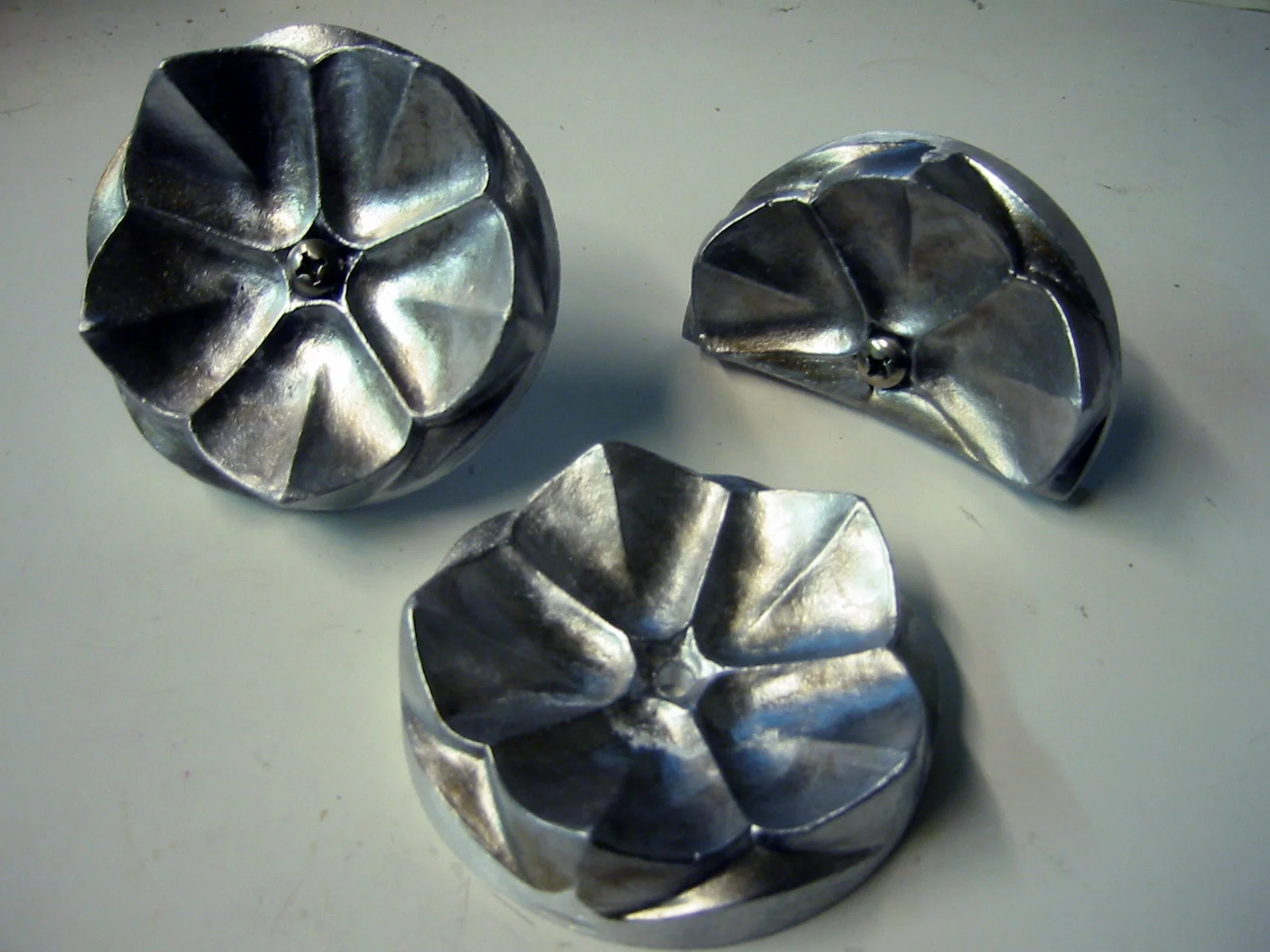  Rosette clasps for balcony railing, cast aluminum -  for BloomerStudio  