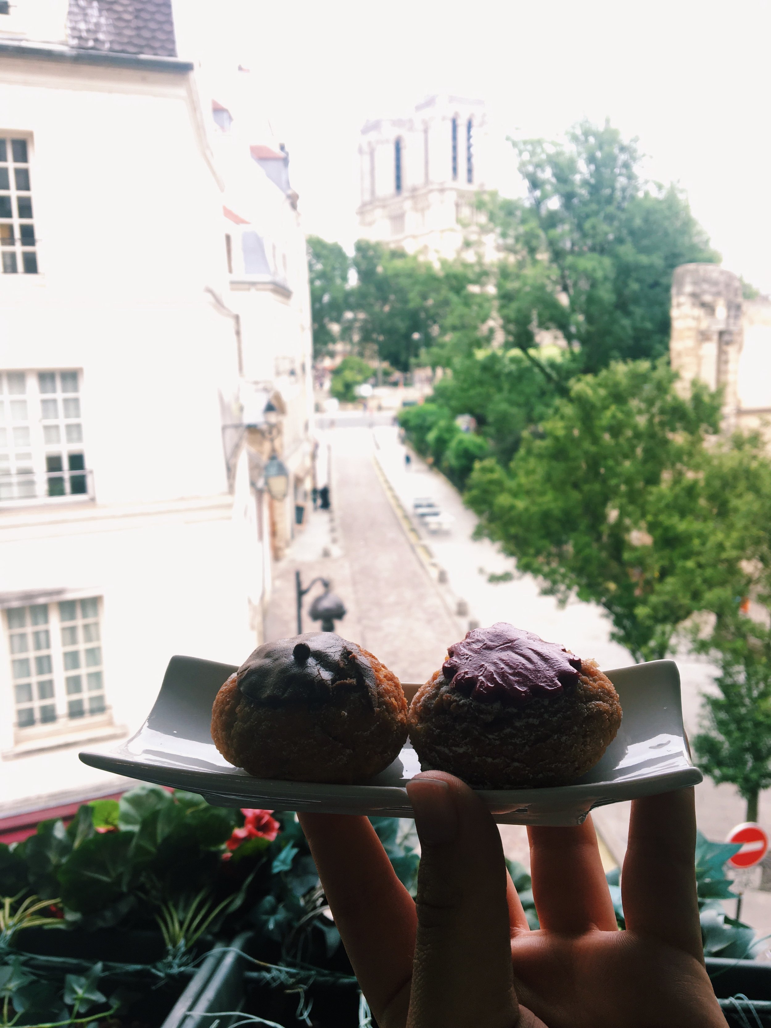 Choux @ Odette.JPG