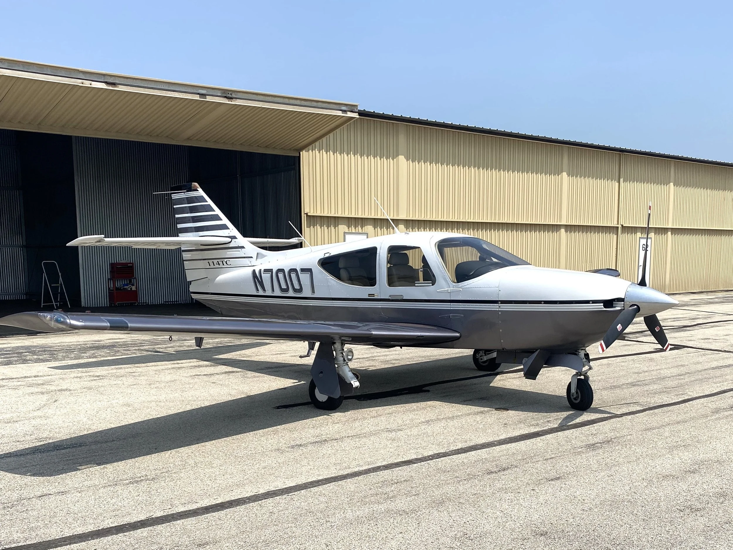 COMMANDER 114TC / OFF MARKET