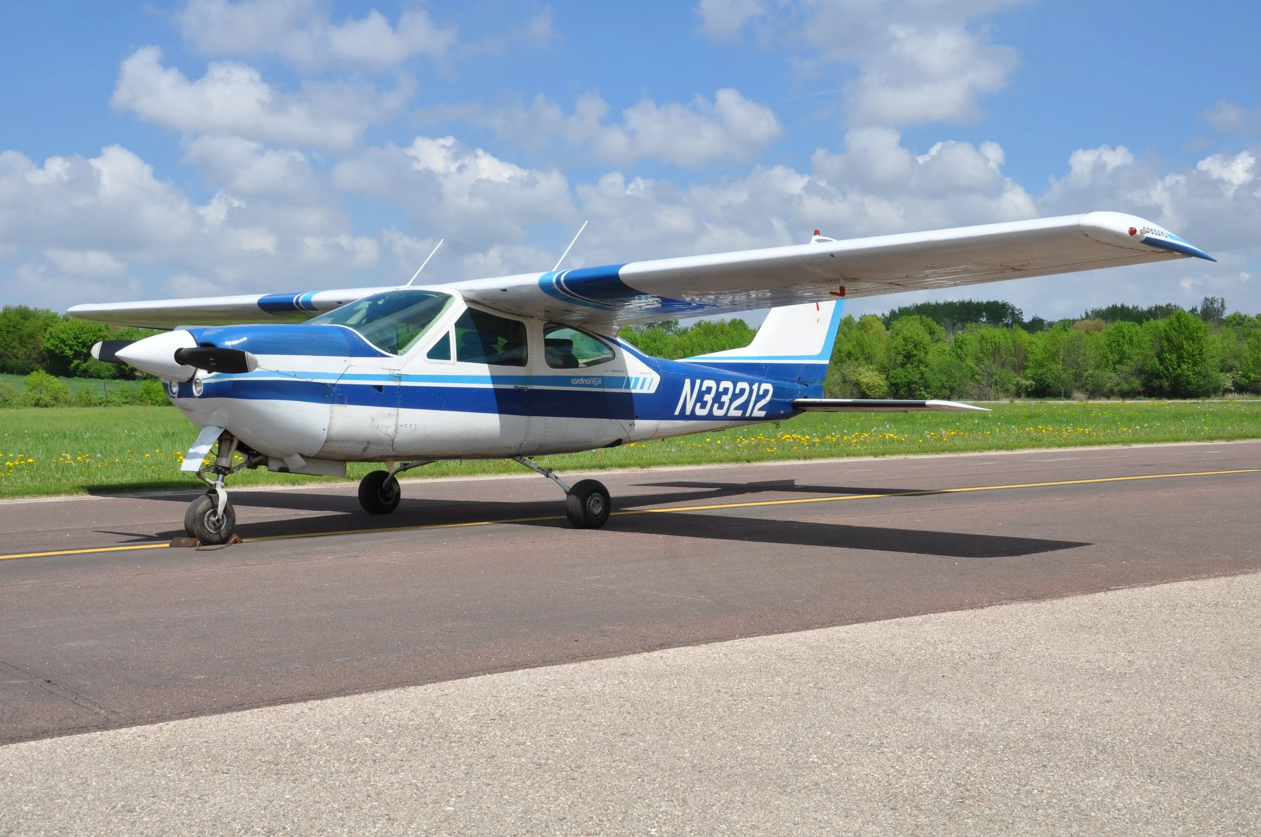 1976 CESSNA 177RG