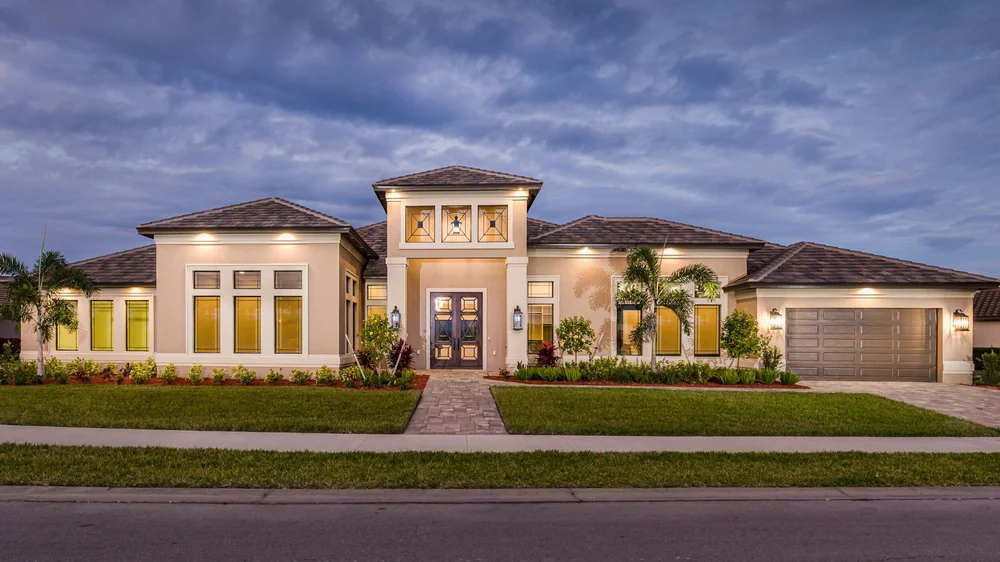 Pinnacle custom home outdoor living area in River Hall Country Club