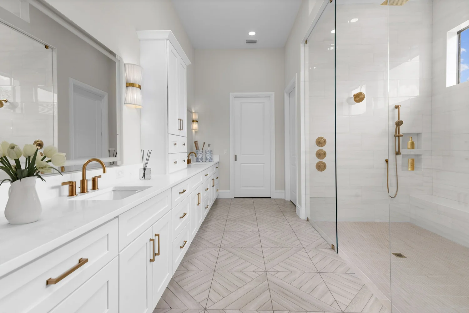 3383 Chestnut Grove Drive bath vanity