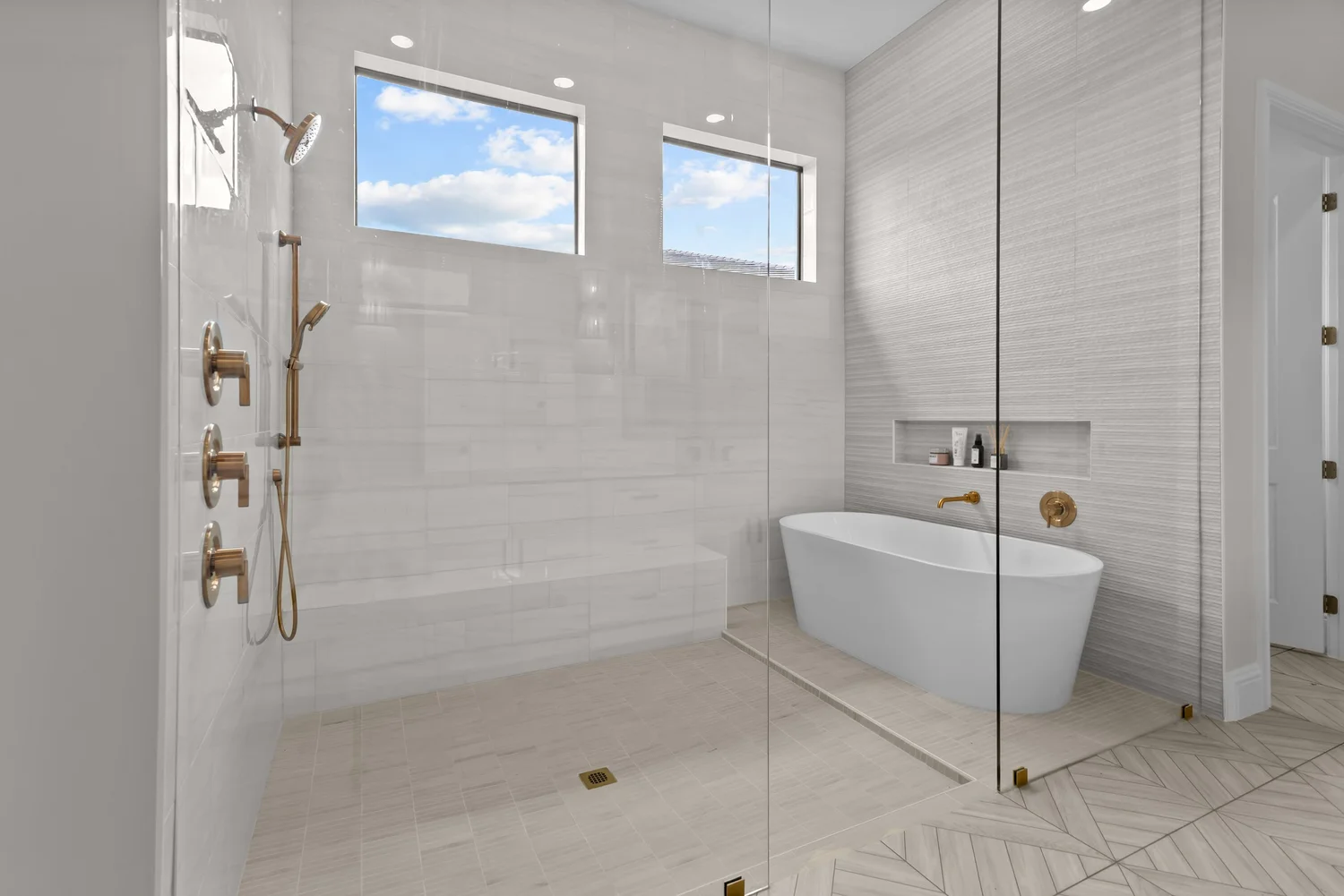 3383 Chestnut Grove Drive owner's bath
