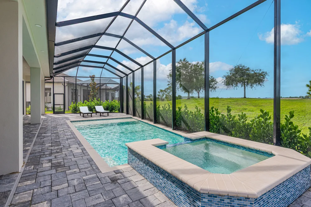 3383 Chestnut Grove Drive pool and screened lanai