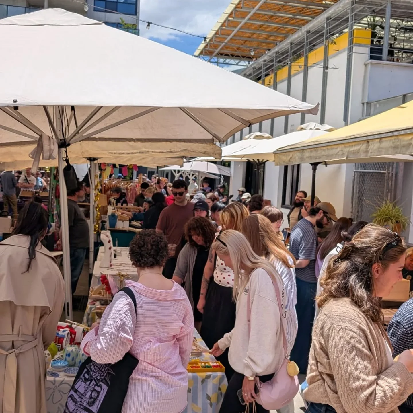 Back at it! 

Rose Street this Sat and Sun 10-4
Lygon Street Sun 10-3

#rosestmarket
#lygonstmarket
#alwaysoriginal #whatoninmelbourne