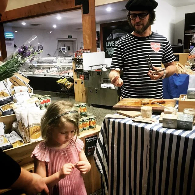 @mister_sausage trying to win fans @farrofresh French day.  Wade and Lisa at Grey Lynn and big Philippe at constellation till 2pm. &agrave; bient&ocirc;t!