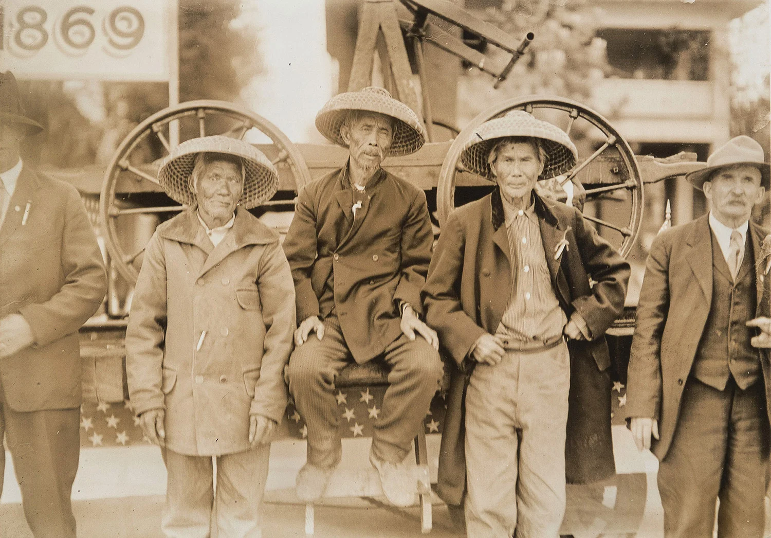 Photo: Amon Carter Museum of American Art Archives. Hello Gold Mountain. Wu Fei, Chinese-American composer and gushing virtuoso. chatterbird ensemble. Nashville, TN. 