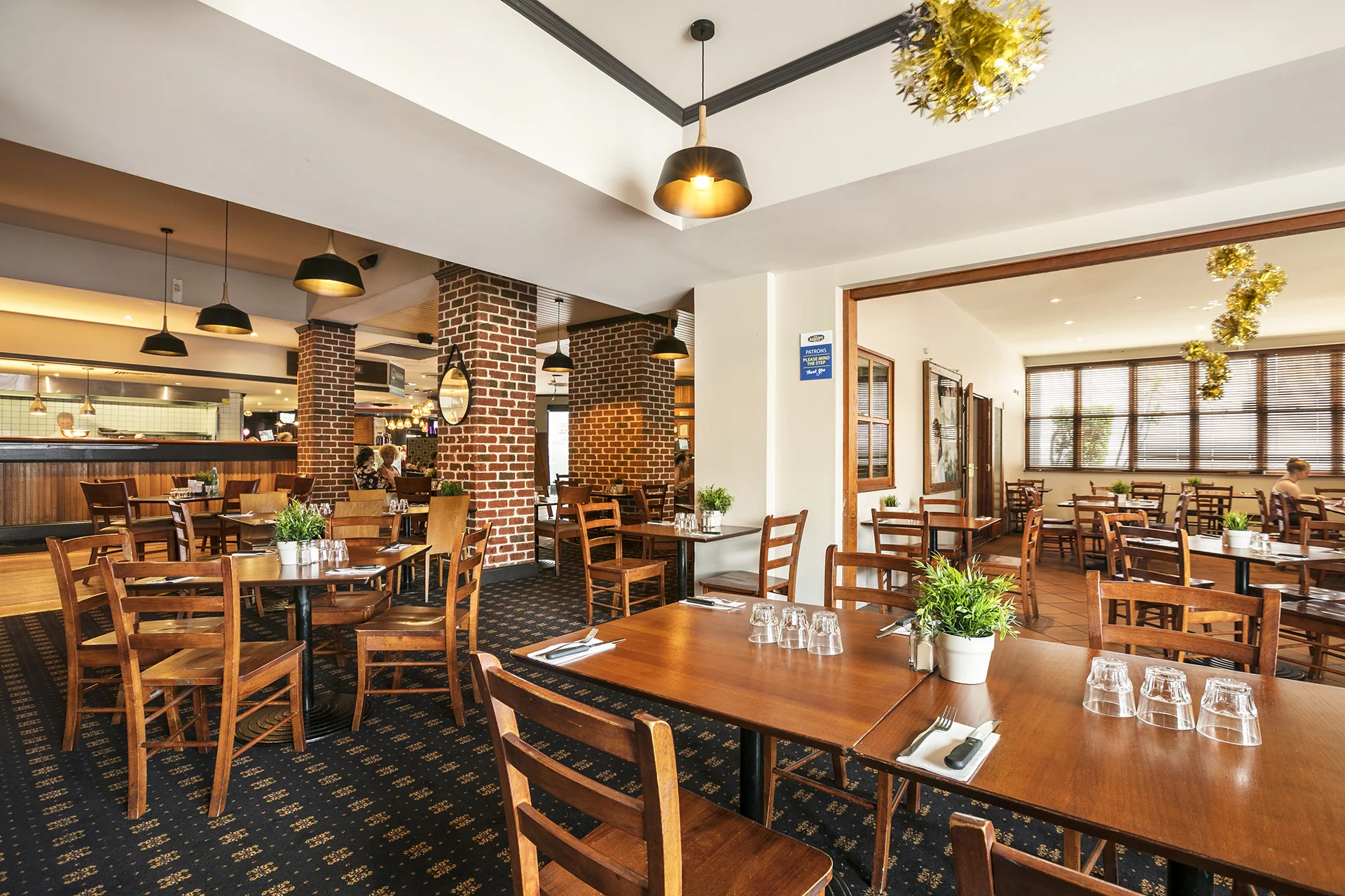 Alderley Arms Hotel