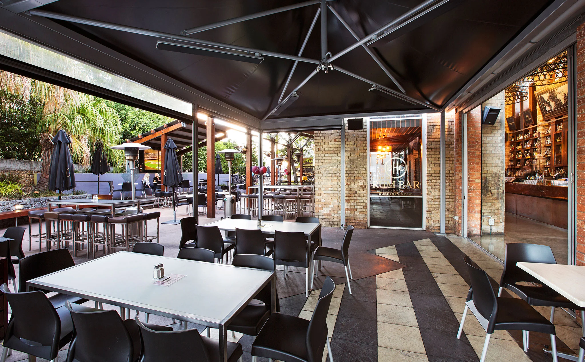 Breakfast Creek Hotel