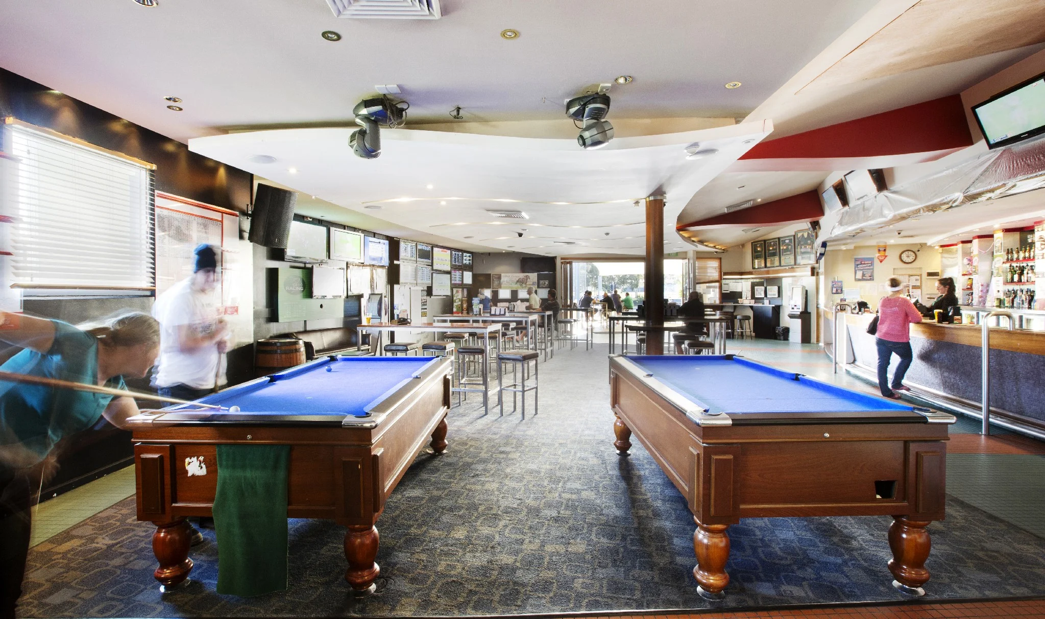 PUB_MOOLOOLABA_7087.jpg