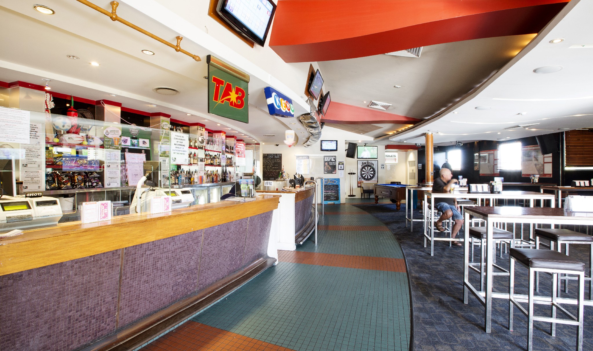 PUB_MOOLOOLABA_7105.jpg