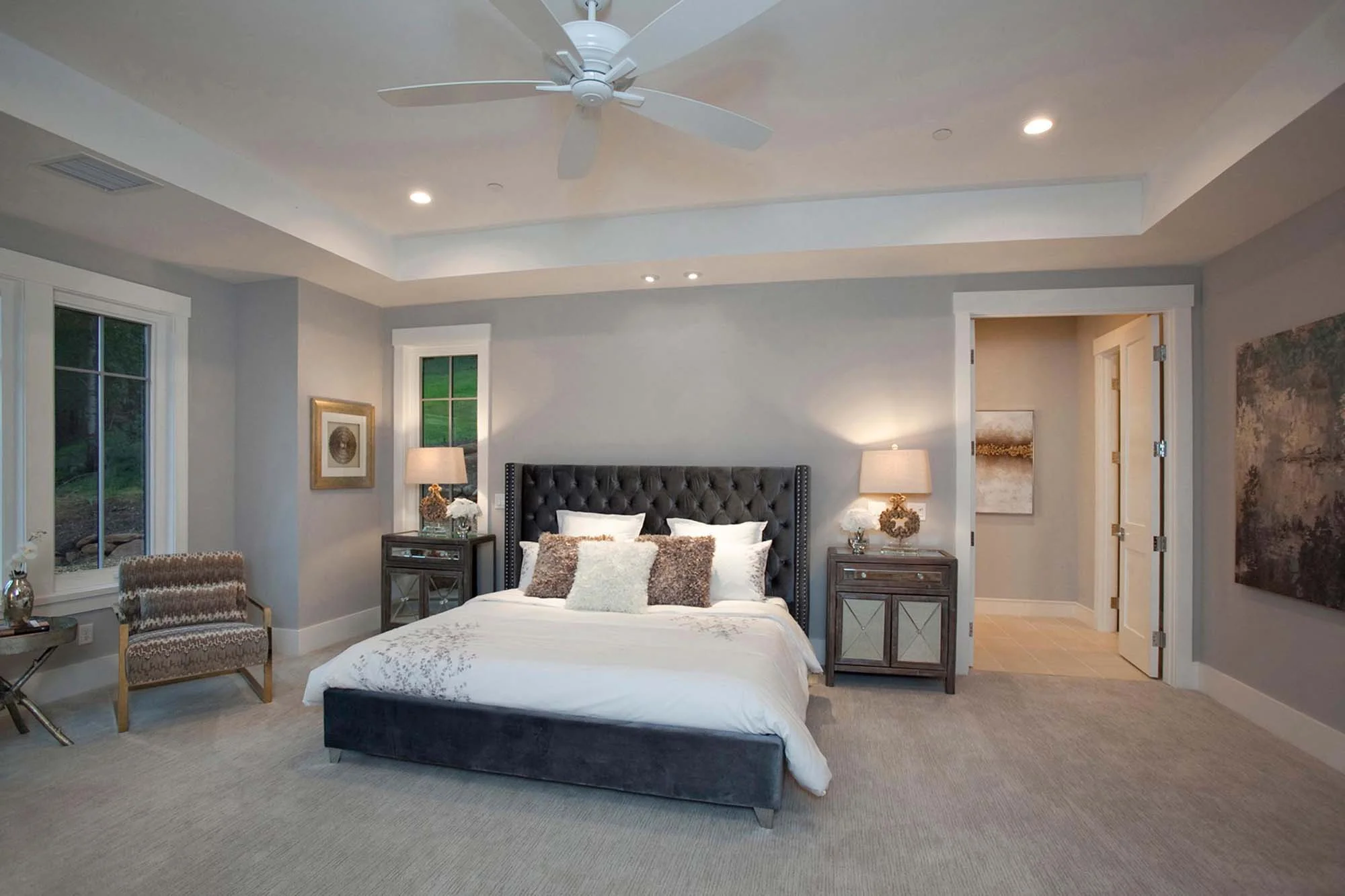 Elegant bedroom with traditional look furniture and two lamp