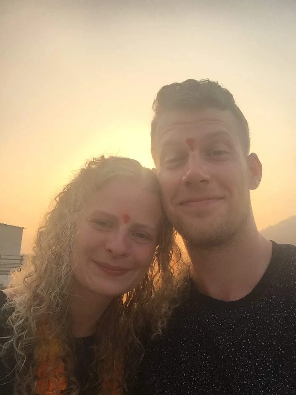 For 10 &aring;r i 2016 siden tog jeg til Indien og tog en yogal&aelig;reruddannelse. 500 timer over 3 m&aring;neder i Rishikesh. Kan ikke forst&aring; det. Alts&aring; at der er g&aring;et 10 &aring;r. Der er virkelig sket meget og f&oslash;ler mig t