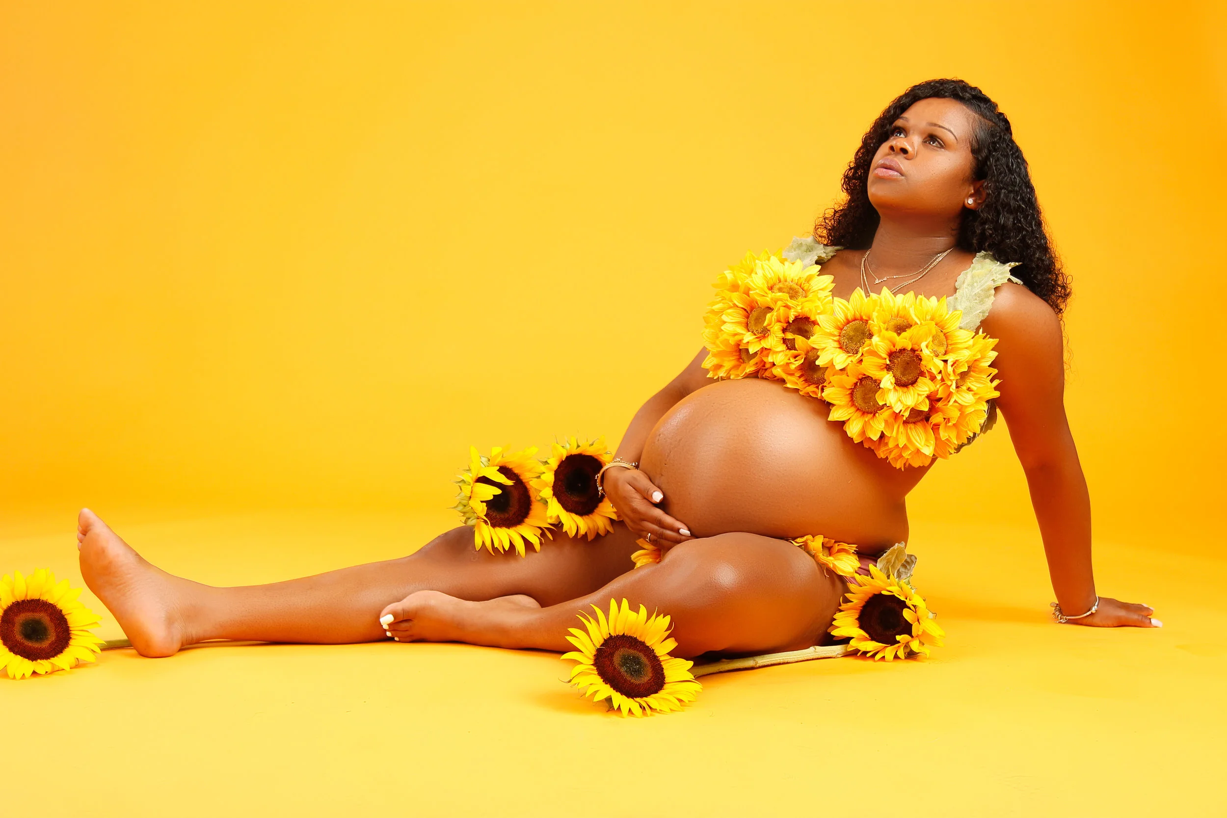 SUNFLOWER MATERNITY SESSION