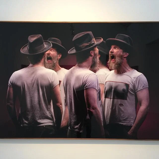 I thought it was a s&eacute;ance, but no, it&rsquo;s Multigraphs, which simultaneously captures five views of the same subject in a single exposure.
.
.
.
#iainforsyth #janepollard #multigraphs #victorianmirrordevice #illusion #visualperception #mult