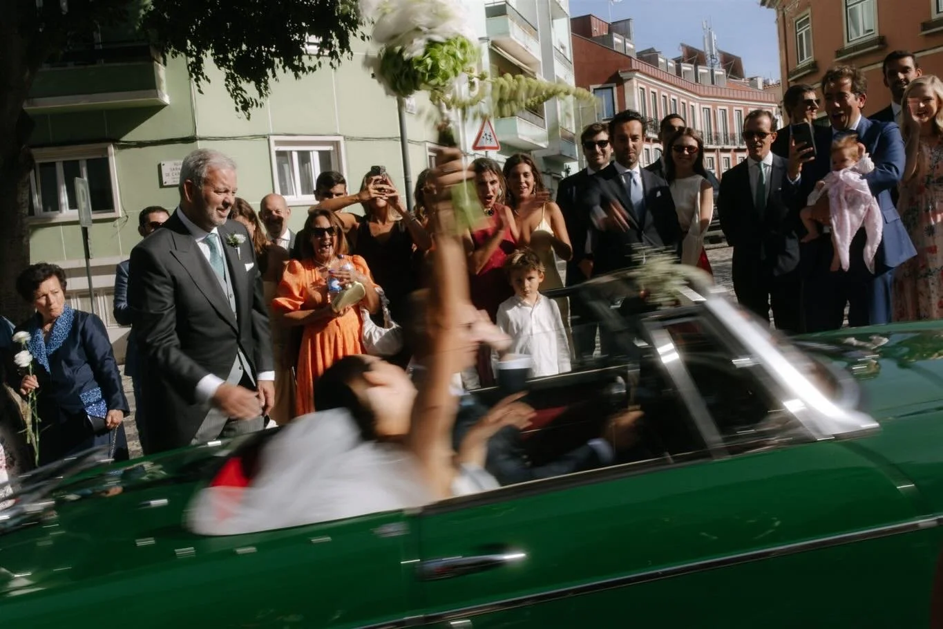 It was a whole day unfolding, not a single moment ✨
.
.
.
.
Venue @palaciofontenova_bejuco
WP &amp; Decor @amorelima_
V&iacute;deo @fullcut
2nd Shooter @nunofarizo
MUA &amp; Hair @beautybridal.pt
Choir @stringsnvox
Banda @porquesi.pt
Banda The Grass 
