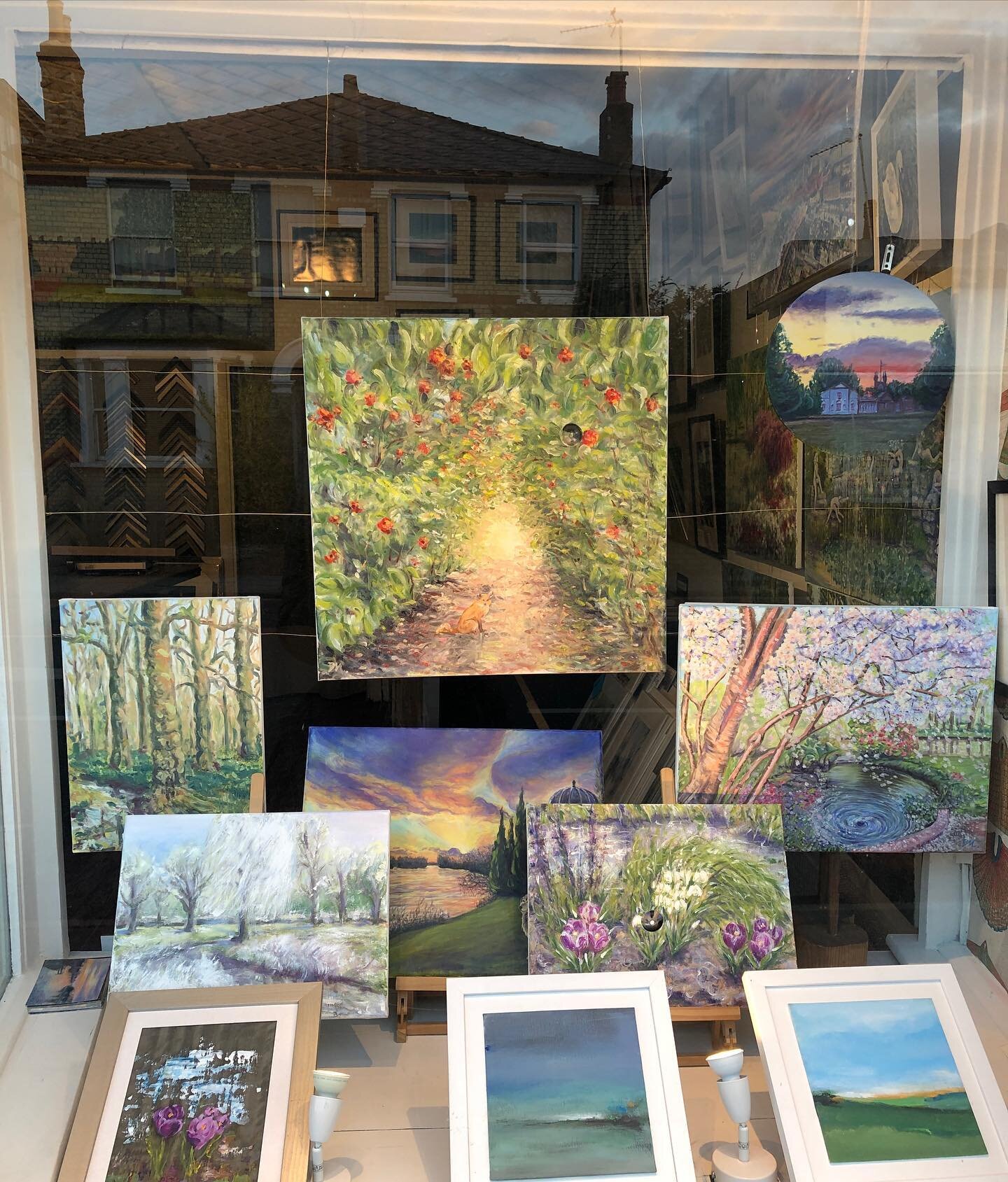 Dazzling Mr Fox moved in the window at @leighgalleryuk, joining all the other woodland paintings by @doinamoss. The gallery is fully open now and @leigh.warnick is busy making lots of bespoke frames Monday to Saturday 10am to 5:30pm.  https://www.lei