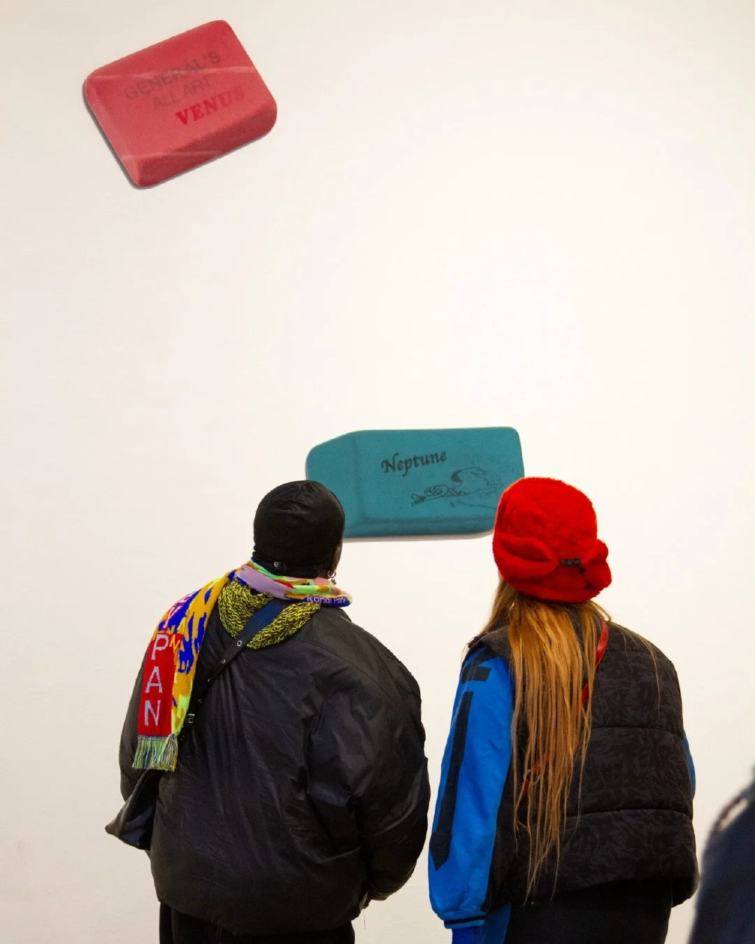 Takk &ouml;ll fyrir komuna &aacute; opnun Blind Date eftir Krist&iacute;nu Kar&oacute;l&iacute;nu Helgad&oacute;ttur / @kristinkaro og Sigur&eth; Gu&eth;mundsson!

S&yacute;ningin stendur til 22.02.26✨

🔀

Thank you all for coming to the opening of 