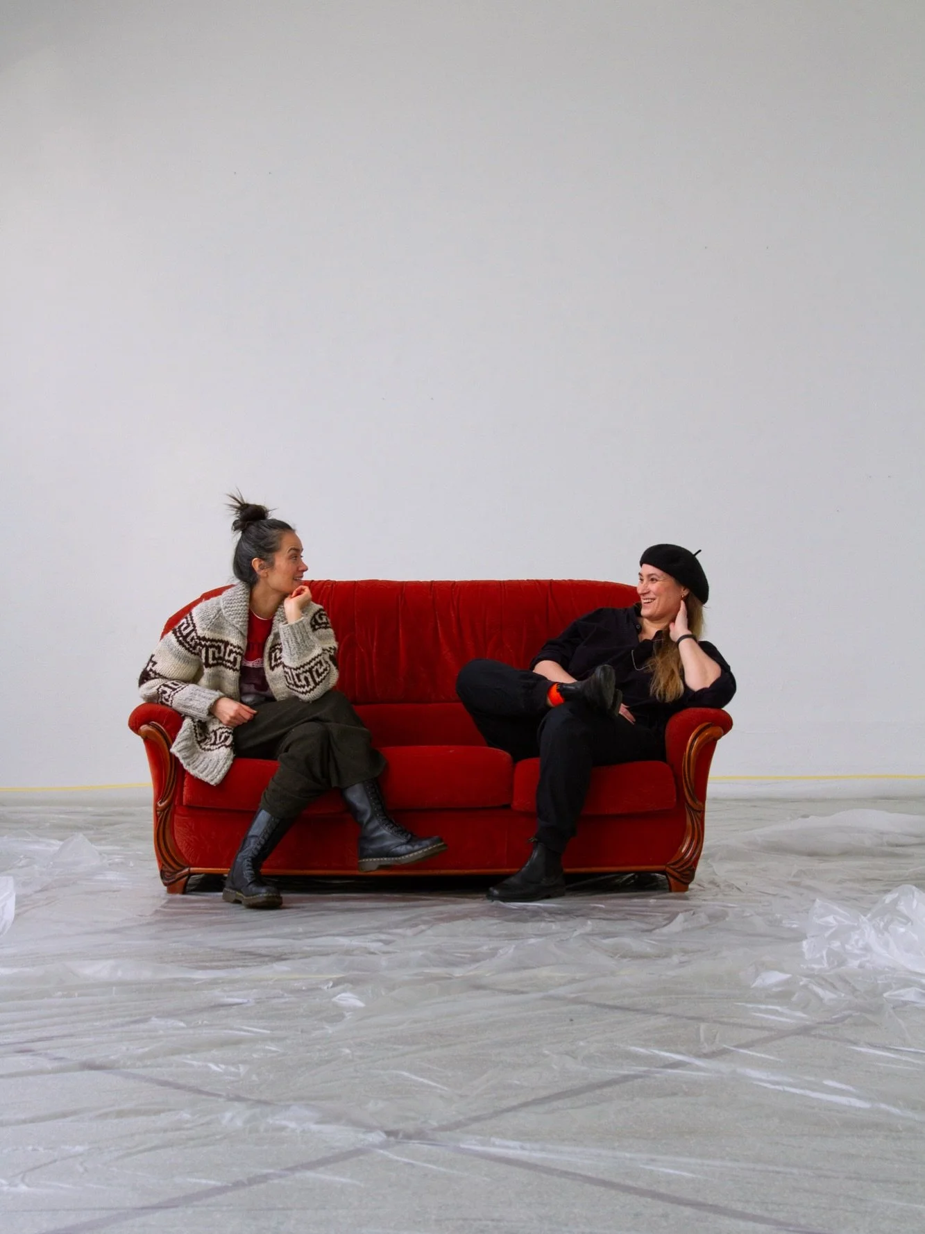 Undirb&uacute;ningur &iacute; fullum gangi✨Vi&eth; bj&oacute;&eth;um Helgu &Oacute;sk Hlynsd&oacute;ttur og Karen Briem velkomnar!

M&aacute;nudaginn 2. mars opnar &thorn;&aacute;ttt&ouml;kuverki&eth; Monstery &iacute; &Aacute;smundarsal. K&iacute;kt