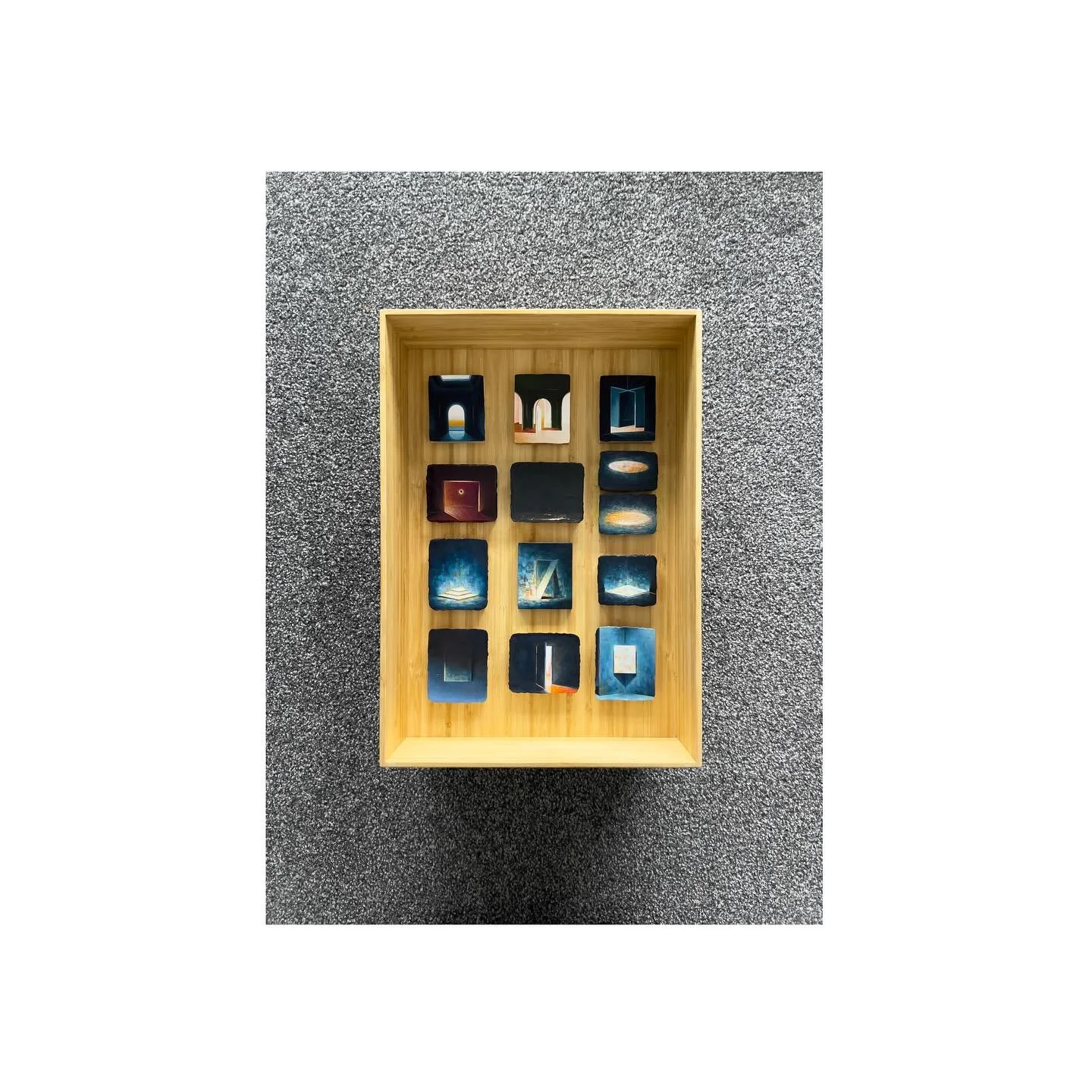 Jewel Box
.
.
.
.
.
#szelitcheung #張施烈 #artist #contemporaryartist #painter #art #arte #kunst #アート #fineart #hongkong #hongkongartist  #melbourneartist #australiaartist #interior #light #void