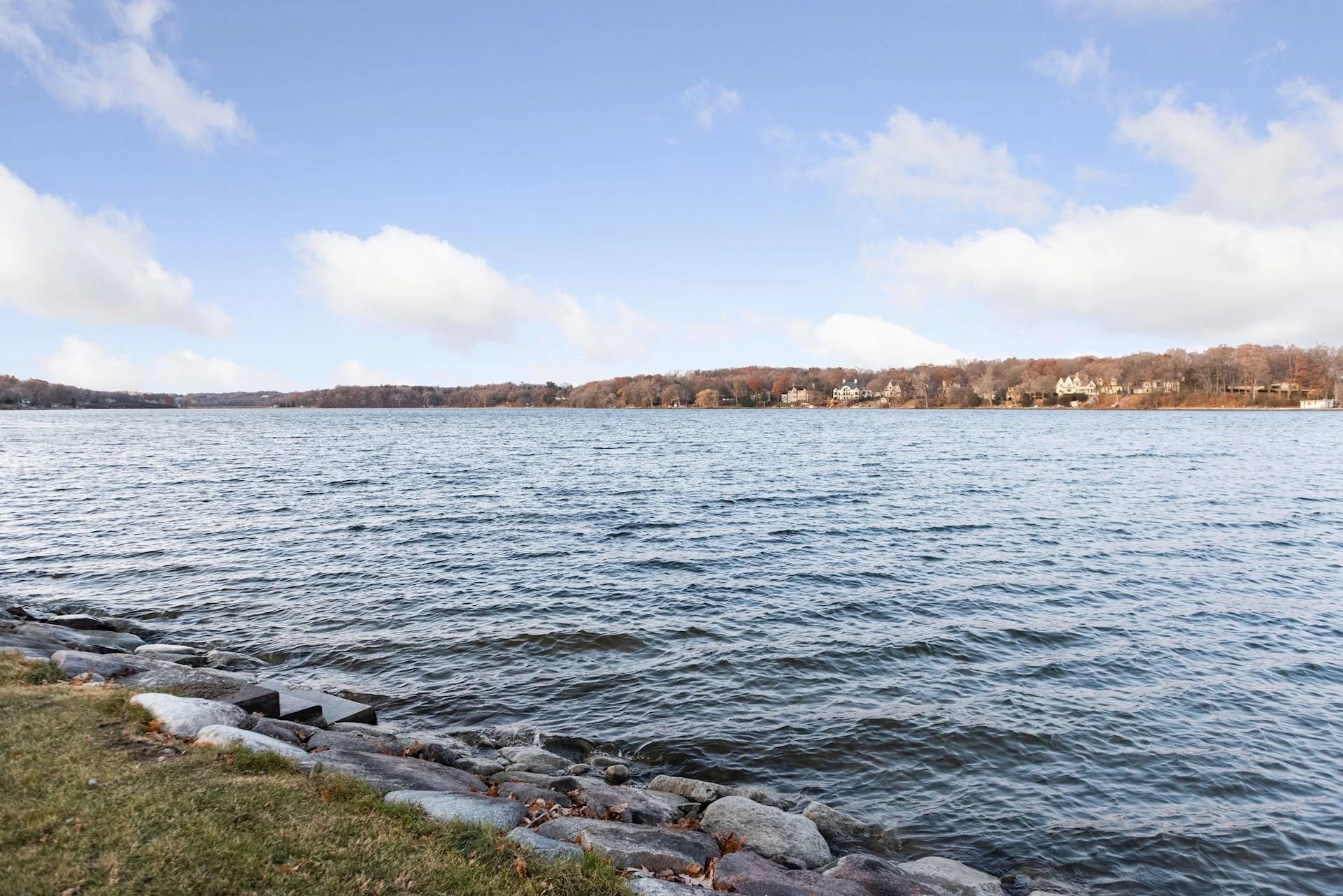 Sold: Lake Minnetonka / $2,000,000