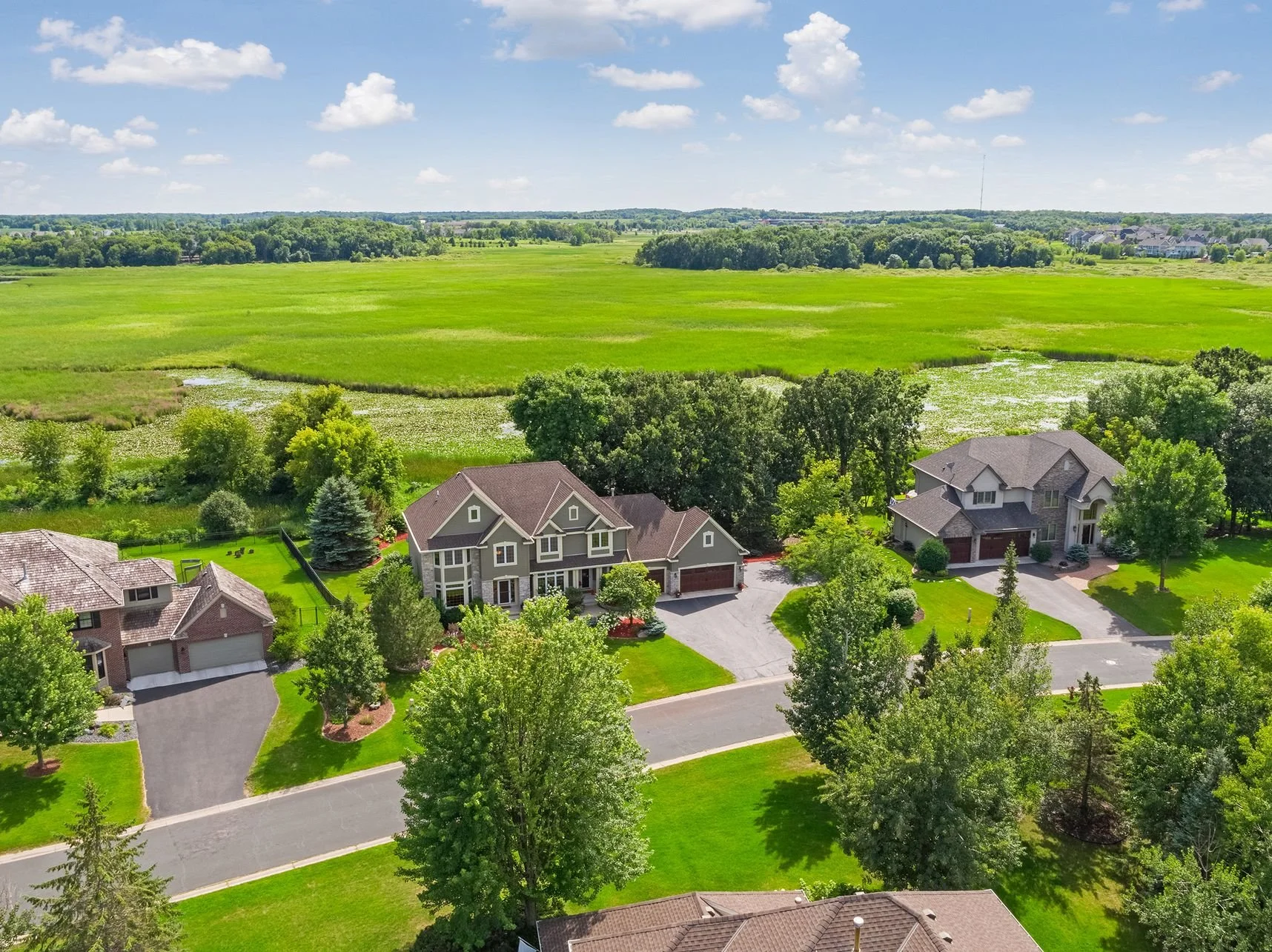 1045 Settlers Road - Spacecrafting - 0001.jpg