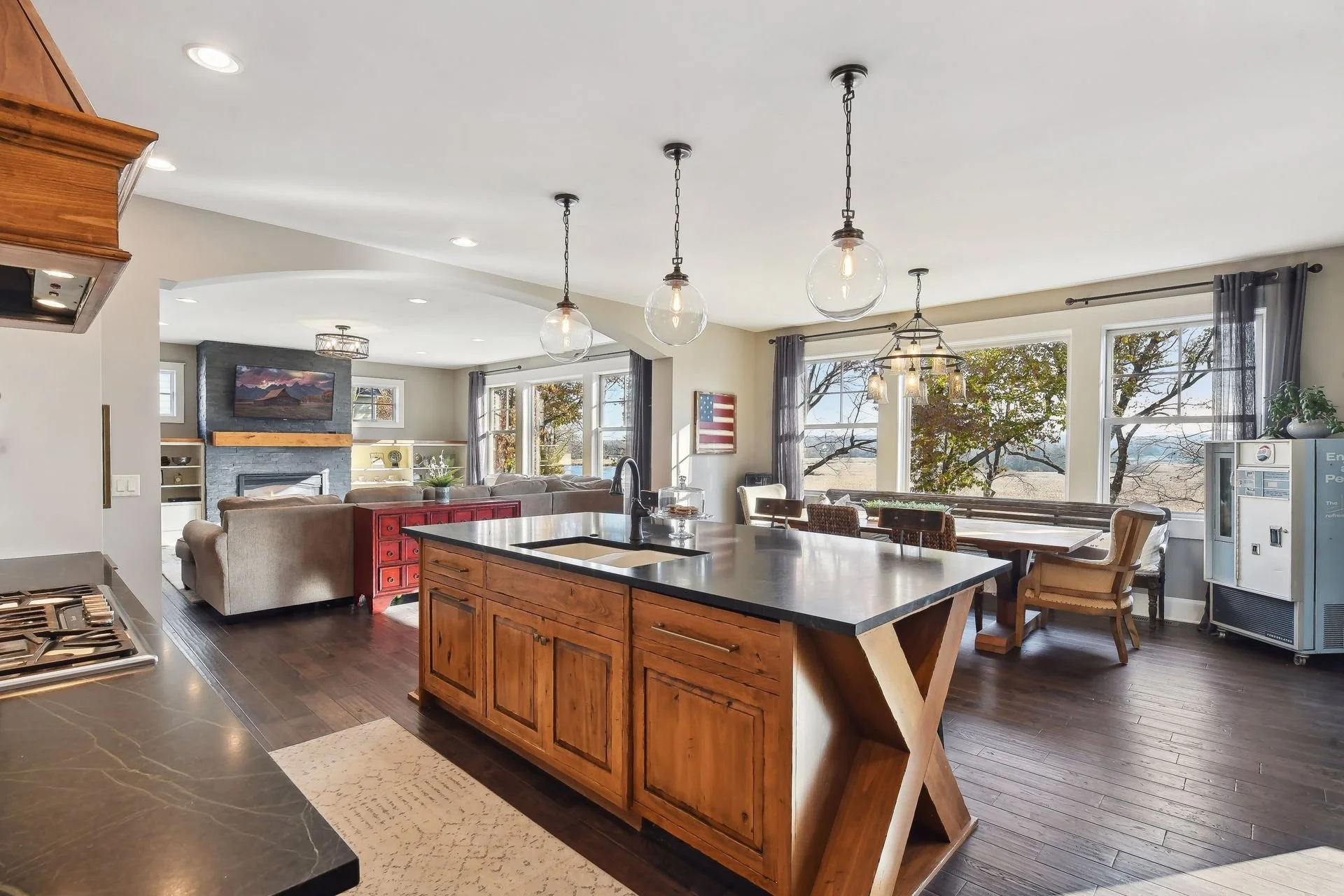 7081 Halstead Drive - Spacecrafting - 0019.jpg